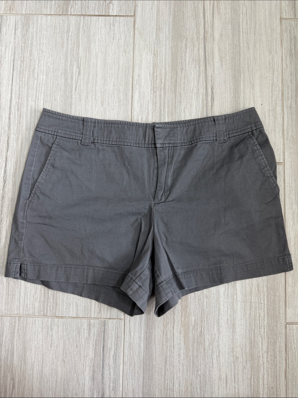 NY&Co Soho Women's Charcoal Gray Casual tailored Shorts size 10 chinos